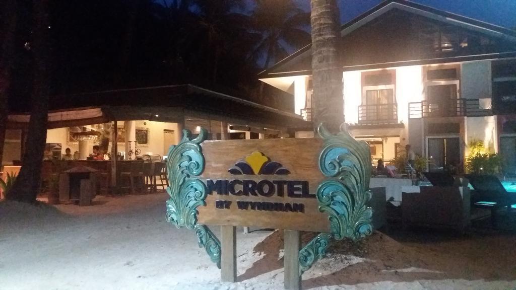 Microtel By Wyndham Boracay Balabag (Boracay) Exterior foto