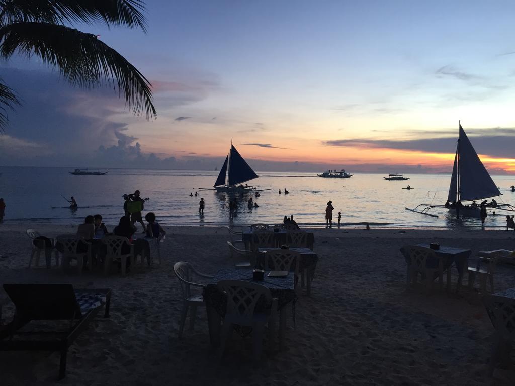 Microtel By Wyndham Boracay Balabag (Boracay) Exterior foto